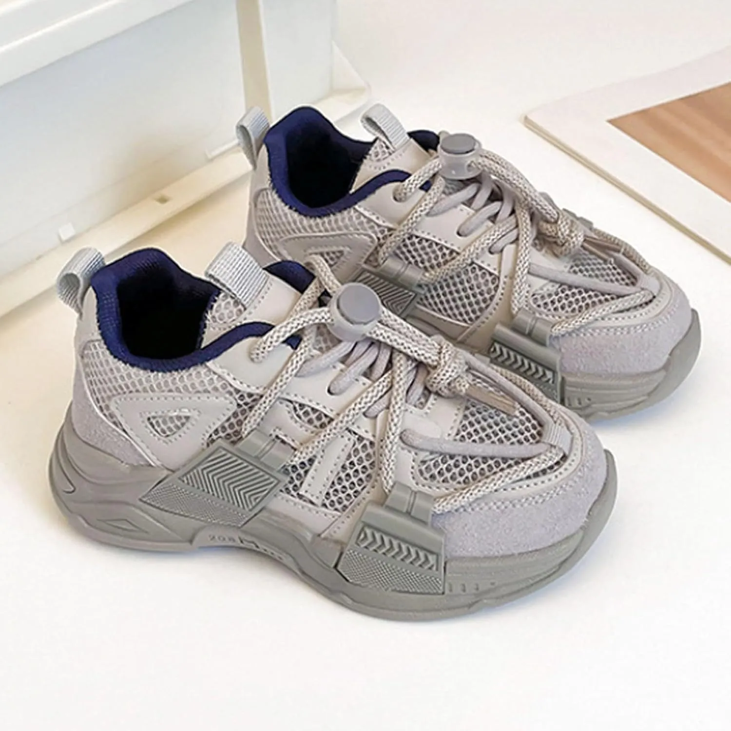 Spring and Summer New Mesh Breathable Lightweight Anti Slip Children's Fashion Casual Personalized Light up Girl Shoes