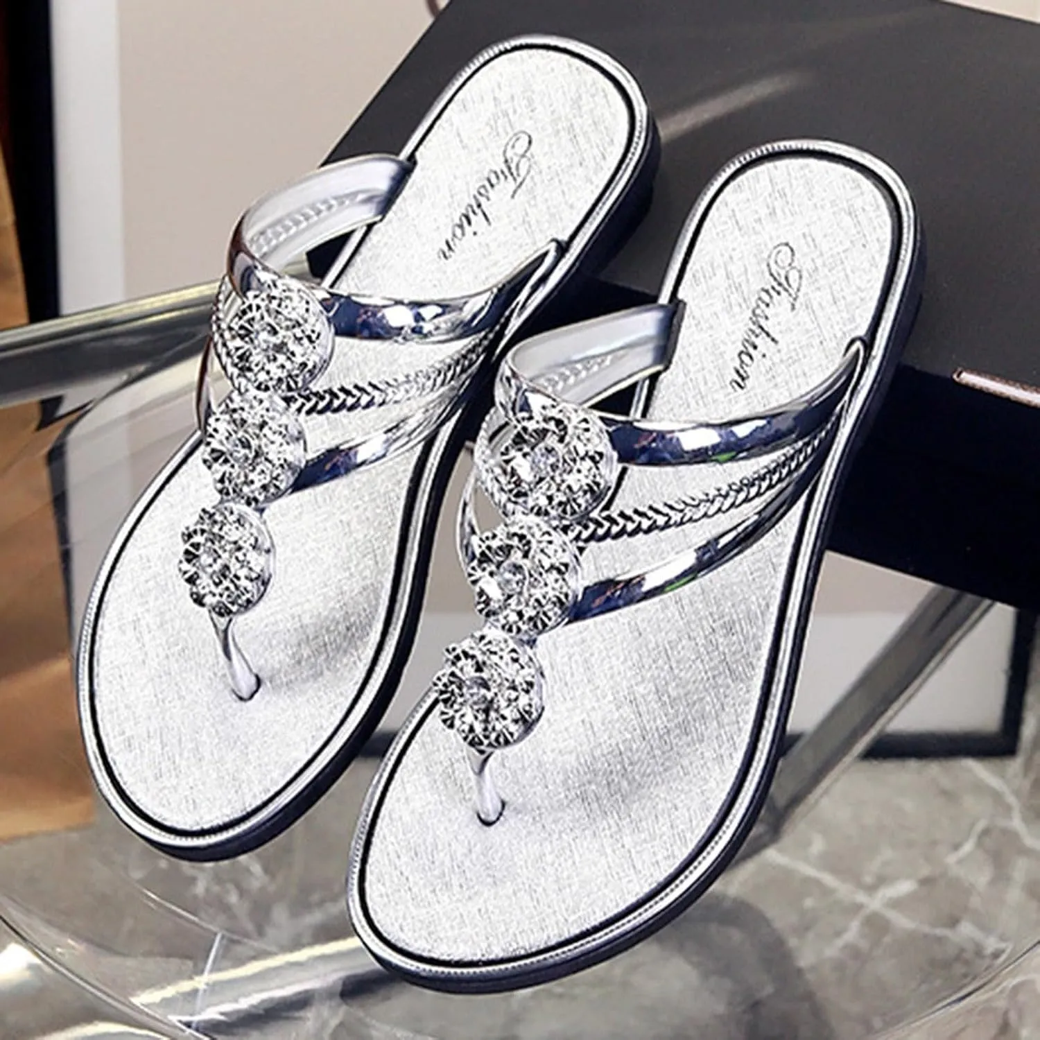 Stylish Women's Slippers Daily Casual Outdoor Use Summer Flip Flops with Rhinestone Thong Slippers Women Talisman
