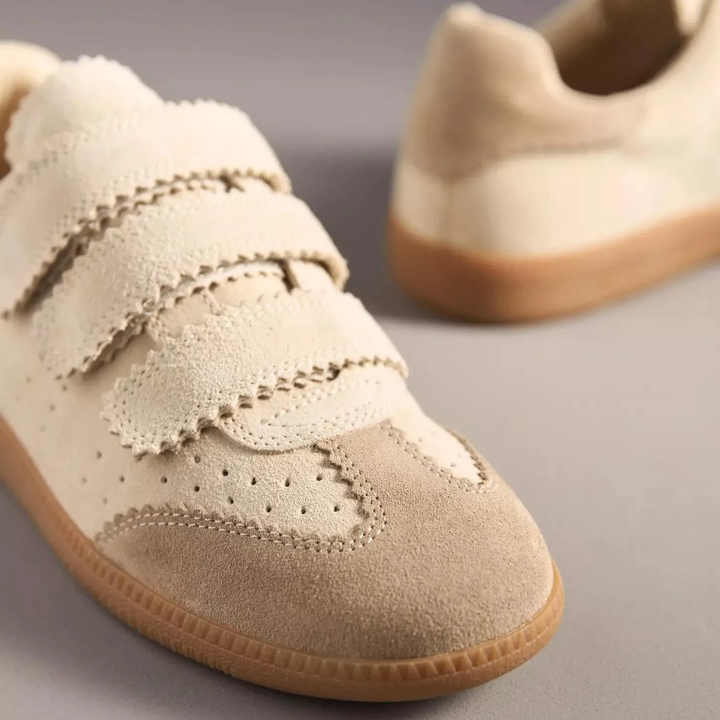 Women's Low Top Retro Sneakers Hook and Loop Closure Lightweight Casual Shoes